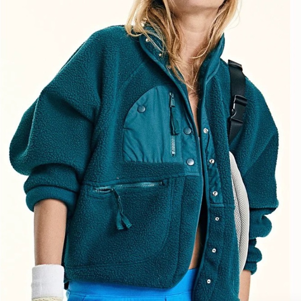 Free People Hit the Slopes